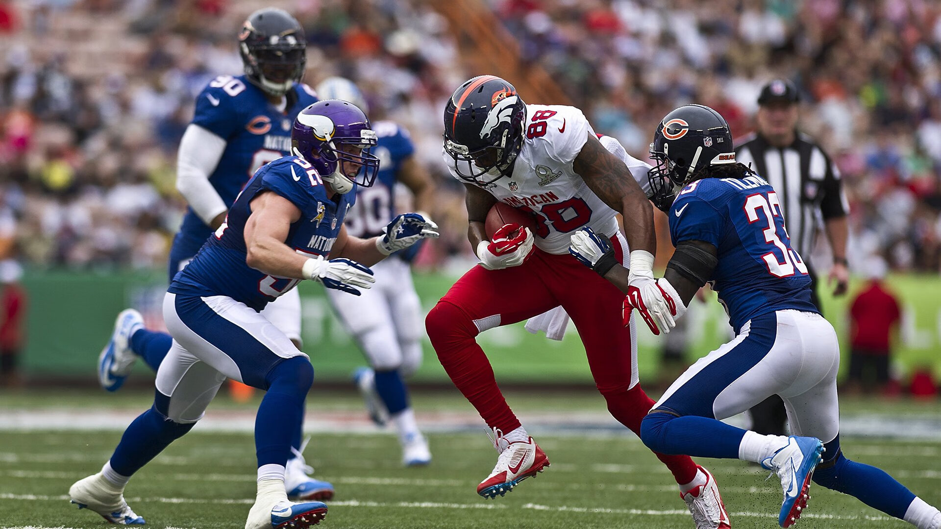 樊振东观英超，称姆巴佩笑容感染全场，樊振东接球老外惊呆